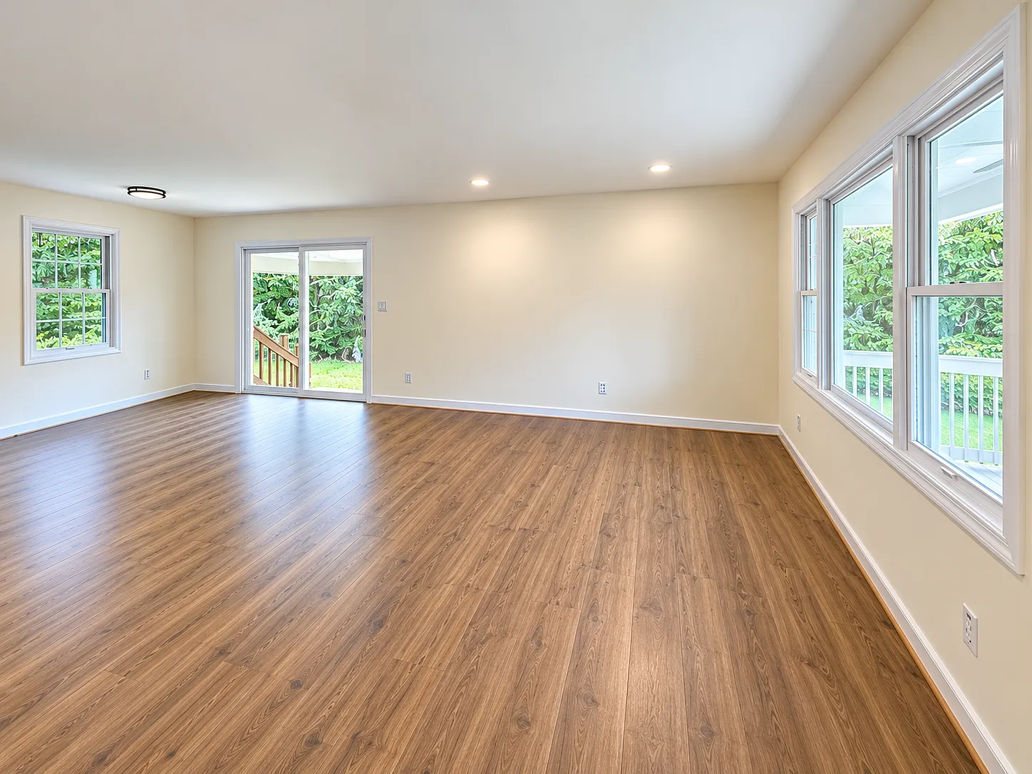 3 bed, 856 sqft, $1,900 — Photo 3