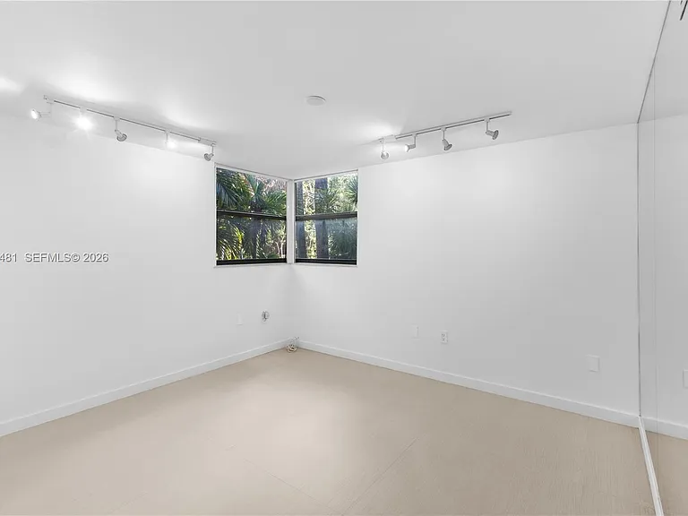 101 Ocean Lane Dr #1012 — Photo 20