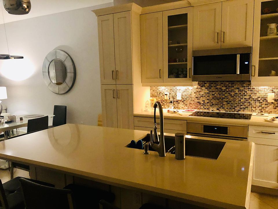Full kitchen
