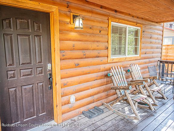 5th image of 901 Main Rd