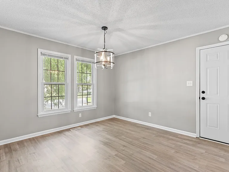 103 Balsam Rd — Photo 8