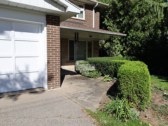 3rd image of 236 York Mills Rd