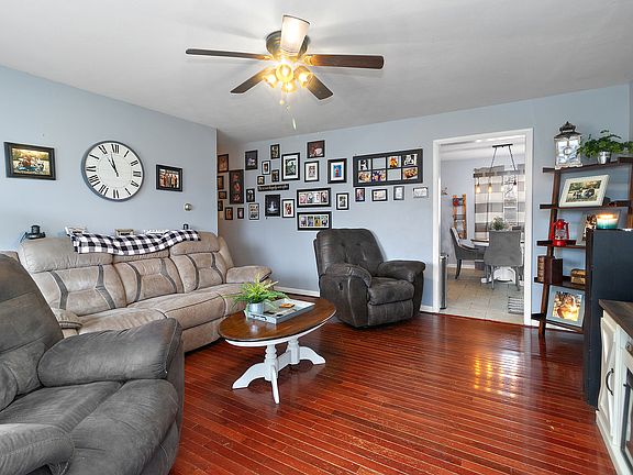 4th image of 525 Evergreen Ln