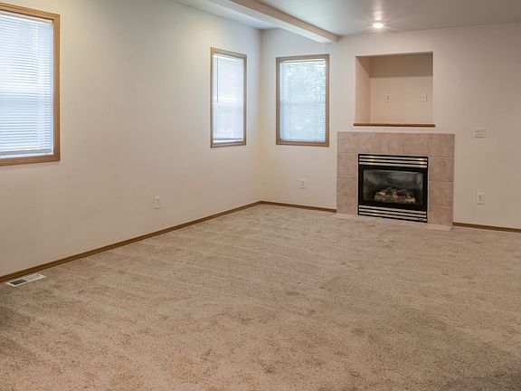 4th image of 11730 51st Ave NE #A