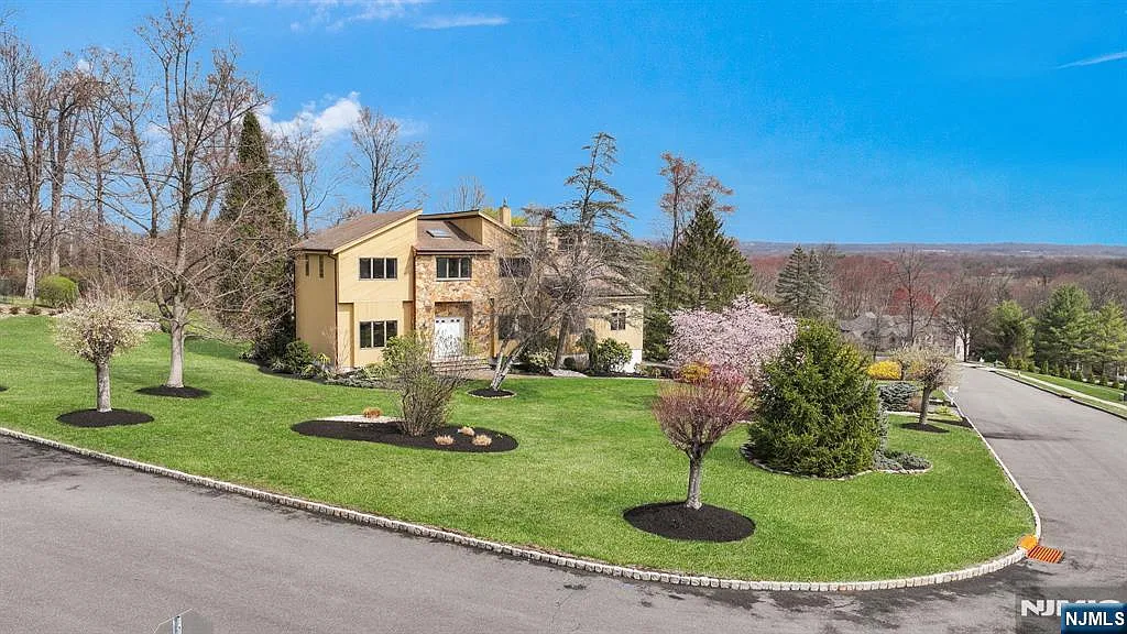 17 Sherbrooke Drive Lincoln Park photo 1