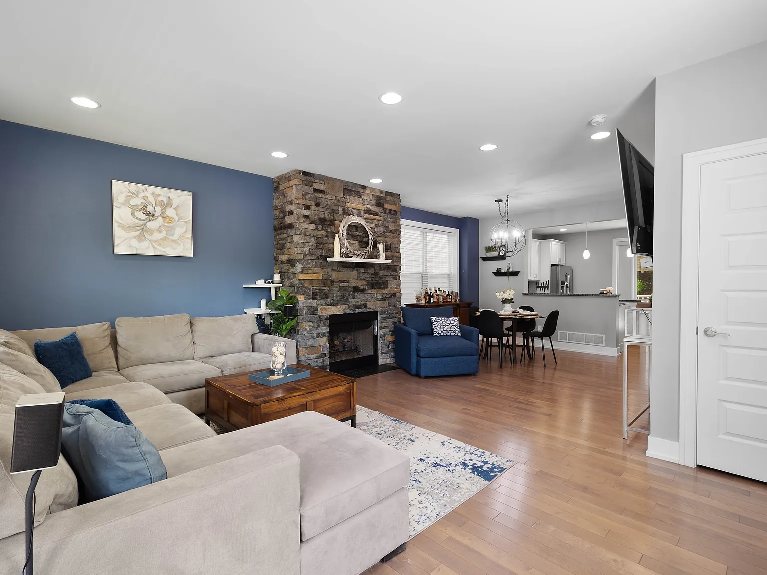 355 Woodruff St — Photo 2