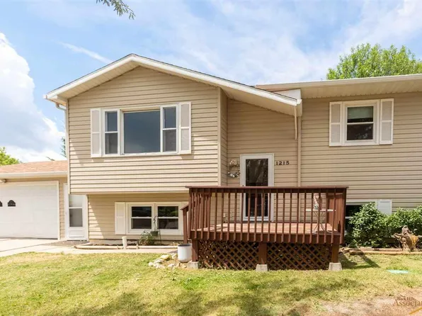 1215 Ennen Dr, Rapid City, SD 57703
