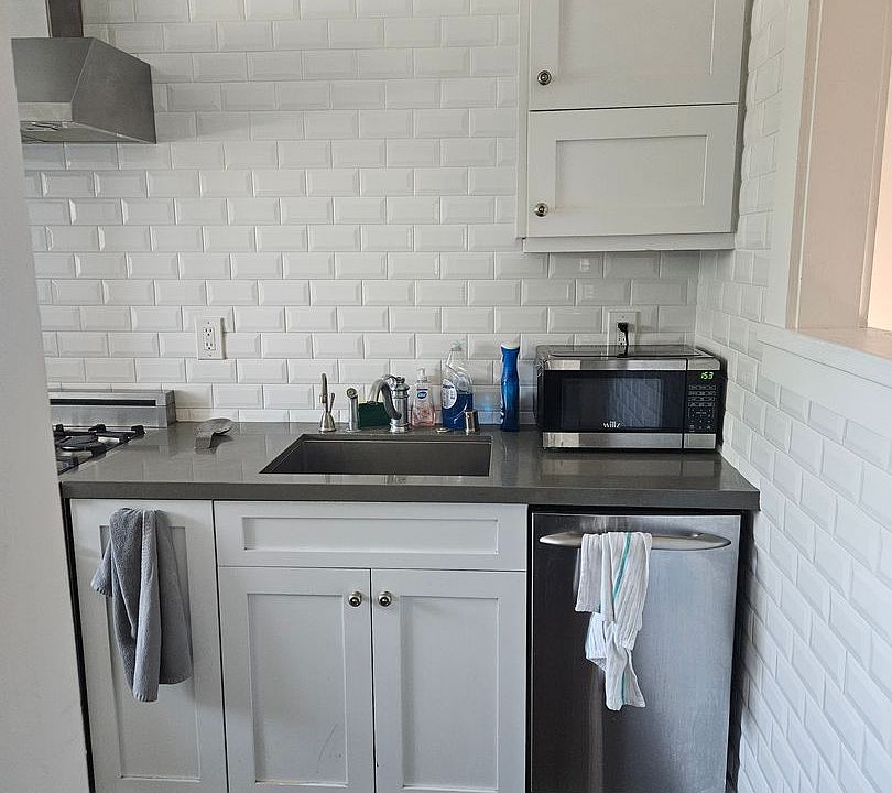 1st image of 181 Orange Ave APT 10