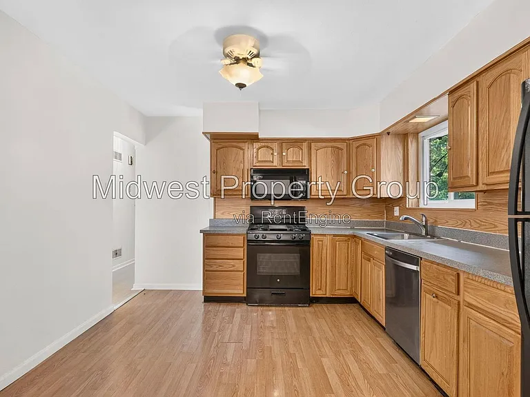 370 Gerald Ave — Photo 5