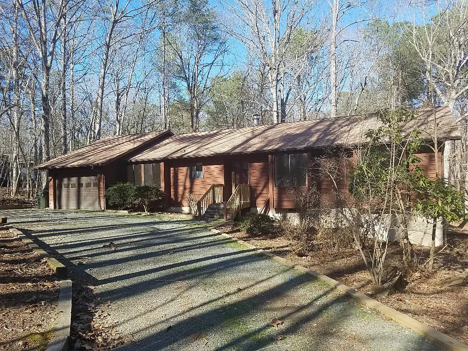 107 Calumet Ct