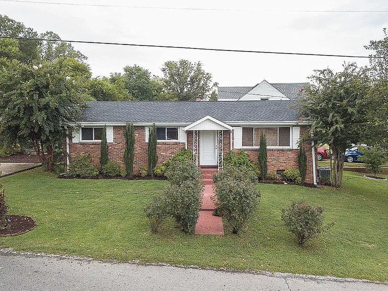 3705 Oxford St — Photo 2