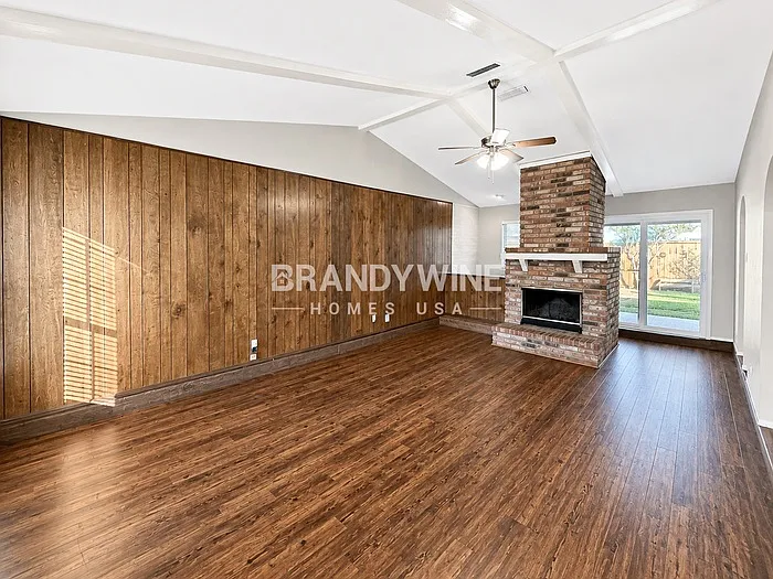 3 bed, 2.0 bath, 1639 sqft, $2,595 — Photo 4