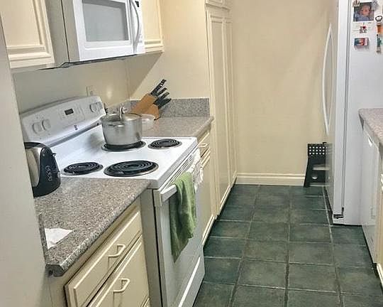 4th image of 5334 Lindley Ave Unit 328