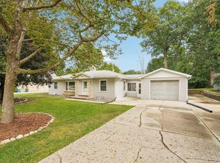 1330 S Parkway Dr, Brookfield, WI 53005