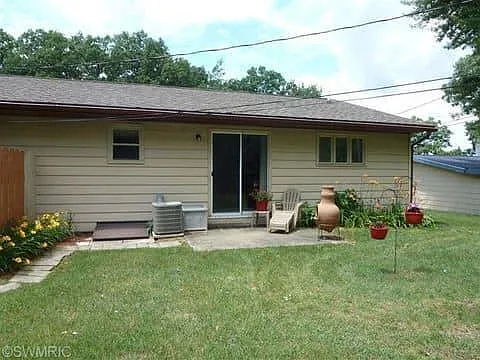66329 N Lakeview Rd — Photo 3