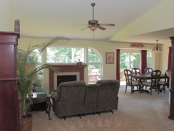 3rd image of 1241 Sonoma Way