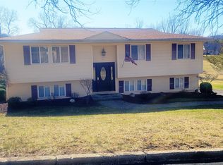 5 Larchwood Dr, Goshen, NY 10924