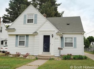 2124 Houseman Ave NE, Grand Rapids, MI 49505