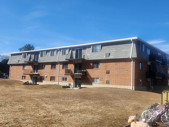 5th image of 176 Maple Ave APT 6-26