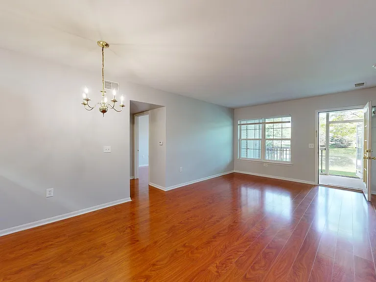 2771 S Knightsbridge Cir — Photo 5