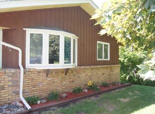 7454 Knollwood Dr, Mounds View, MN 55112