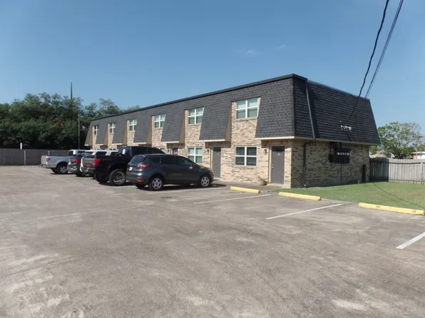 M2112, 2112 E Airline Rd APT E, Victoria, TX 77901