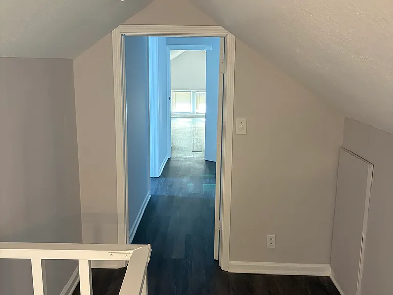 550 S Arlington Ave — Photo 5