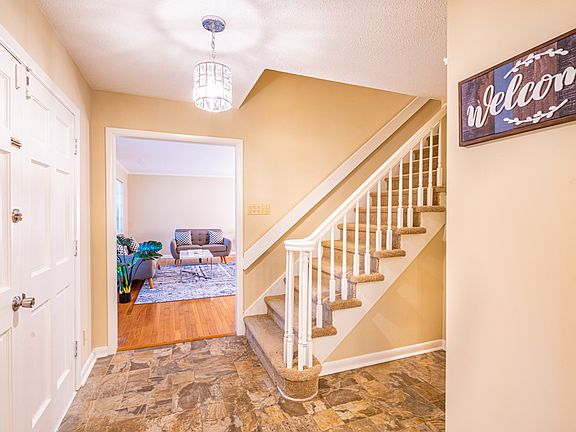 3rd image of 2509 Vista Dr SE