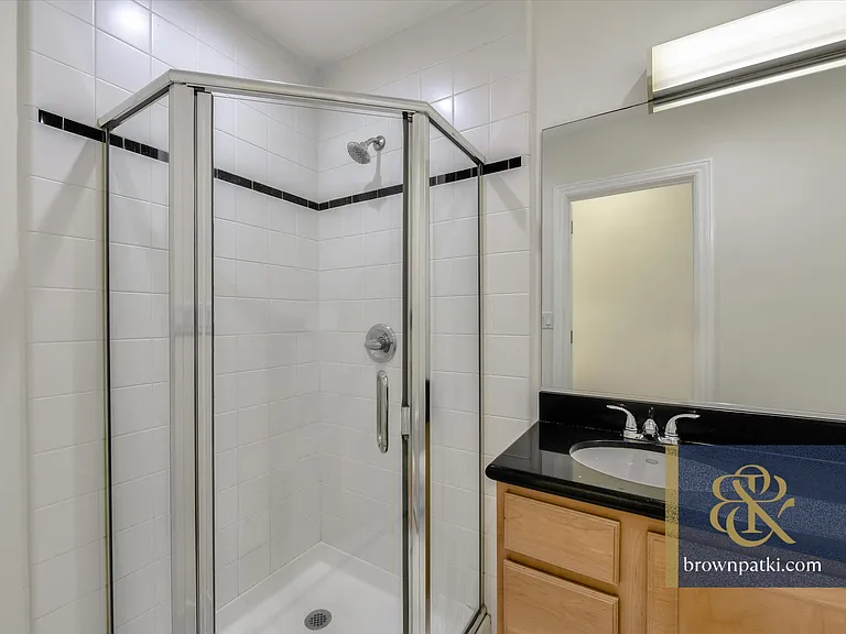 136 Hancock St #I — Photo 12