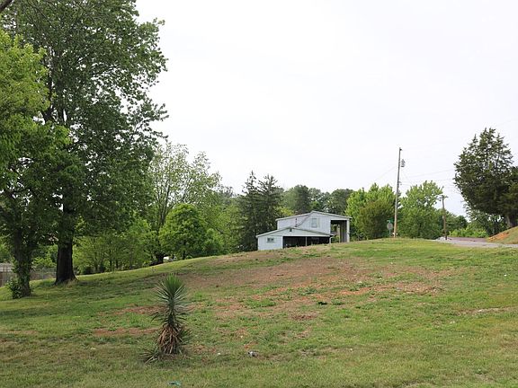 4th image of 950 Main St