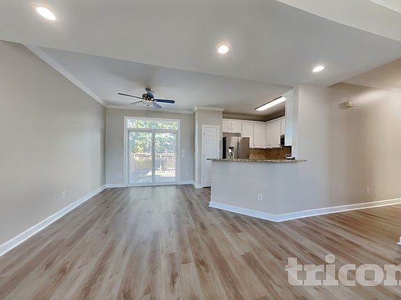 2nd image of 79 Kerrylane Dr