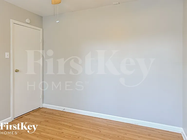 2707 Wood River Dr — Photo 12