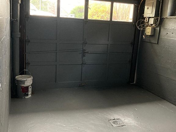 3rd image of 689 Pelton Ave