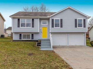 505 Cedar Ct, Leavenworth, KS 66048