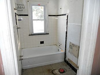 2nd image of 19954 Annott St