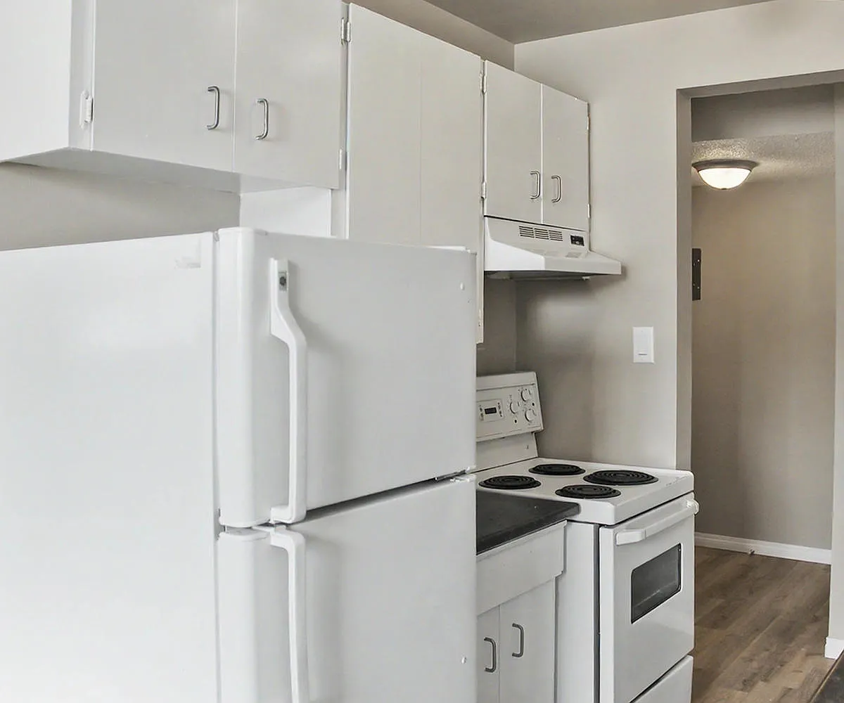 Cascade Manor — Photo 1
