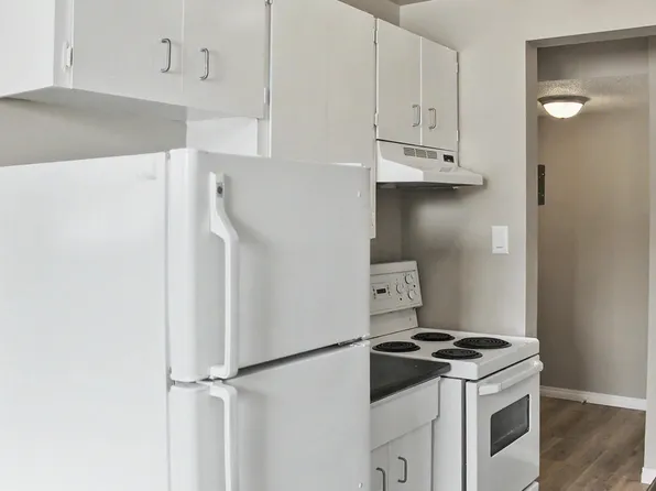 Cascade Manor, 10615 111th St NW #506074, Edmonton, AB T5H 3G1