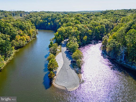 2nd image of 2566 Chadwick Ct
