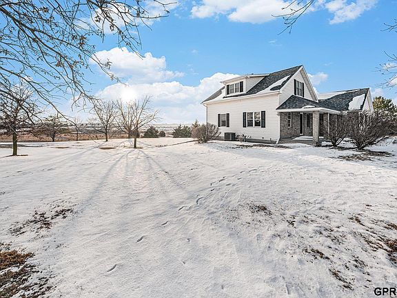 2nd image of 5601 Grace Ln