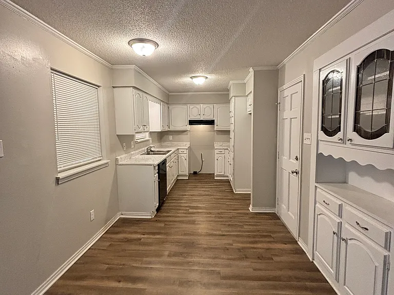 912 Gibson Ct — Photo 11
