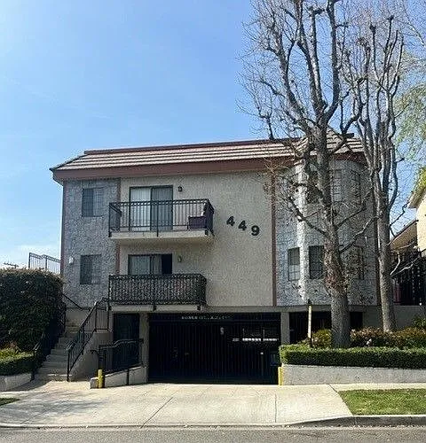 449 E Providencia Ave #D — Photo 1