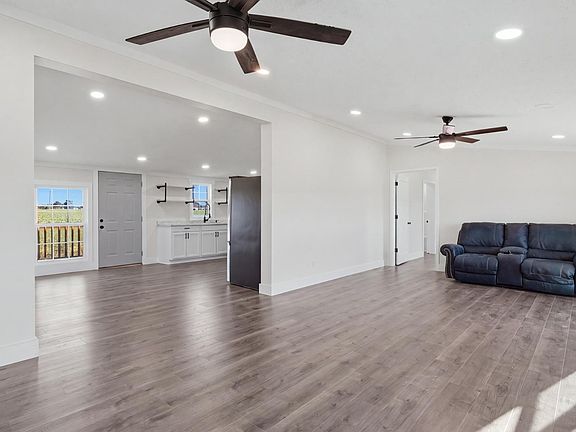 5th image of 248 Watermill Rd