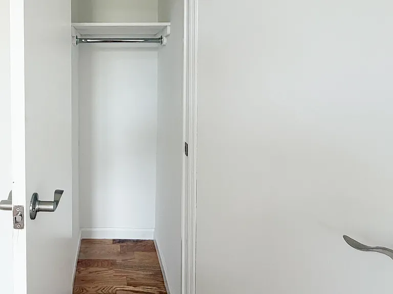 203 Underhill Ave #4E — Photo 13
