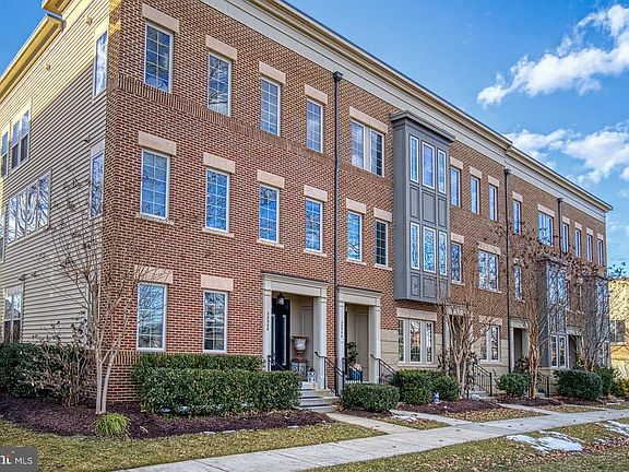 Quick Walk to Brambleton Town Center