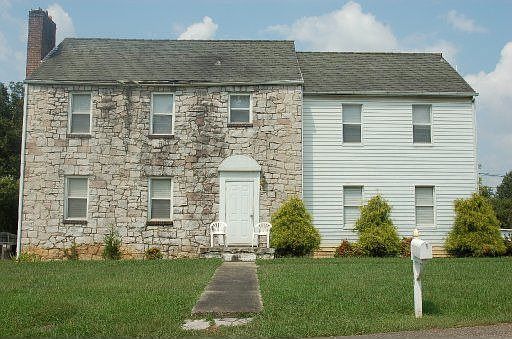 2nd image of 133 Lynnview Dr