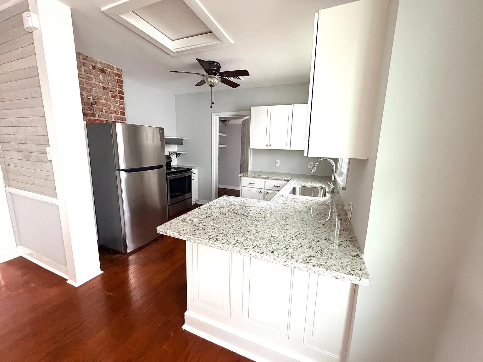 3303 Detroit Ave — Photo 3