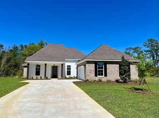 37 Starfall Ct, Freeport, FL 32439