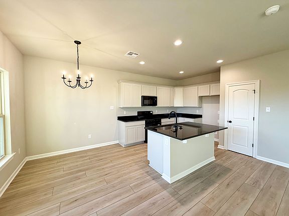 5th image of 173 Brair Ct