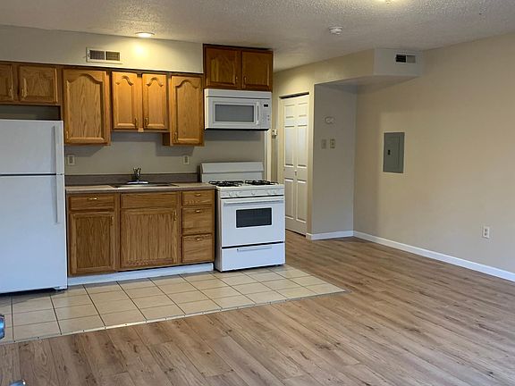 2nd image of 1100 Oneil Blvd #5