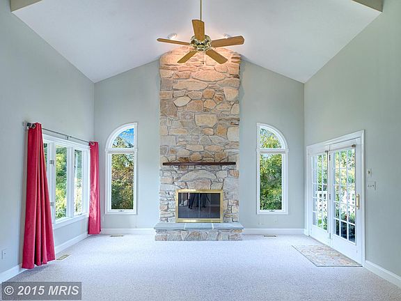 3rd image of 1116 Glastonbury Way